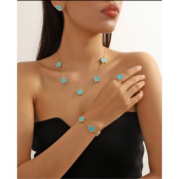 Clover Jewelry Set - Picture 1 of 7